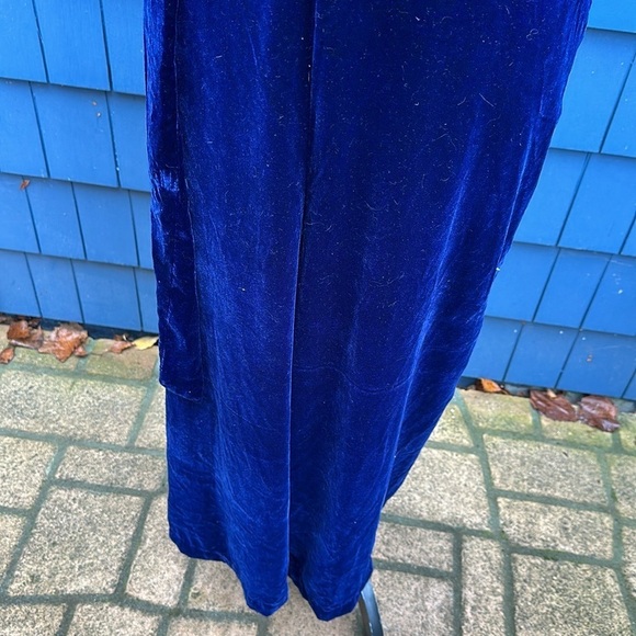 💙💙💙The gap gorgeous, deep blue romper in velvet 14 - Picture 3 of 8